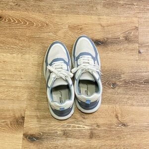 Sporty White & Blue Trim Comfy Chunky Sneakers, great condition.